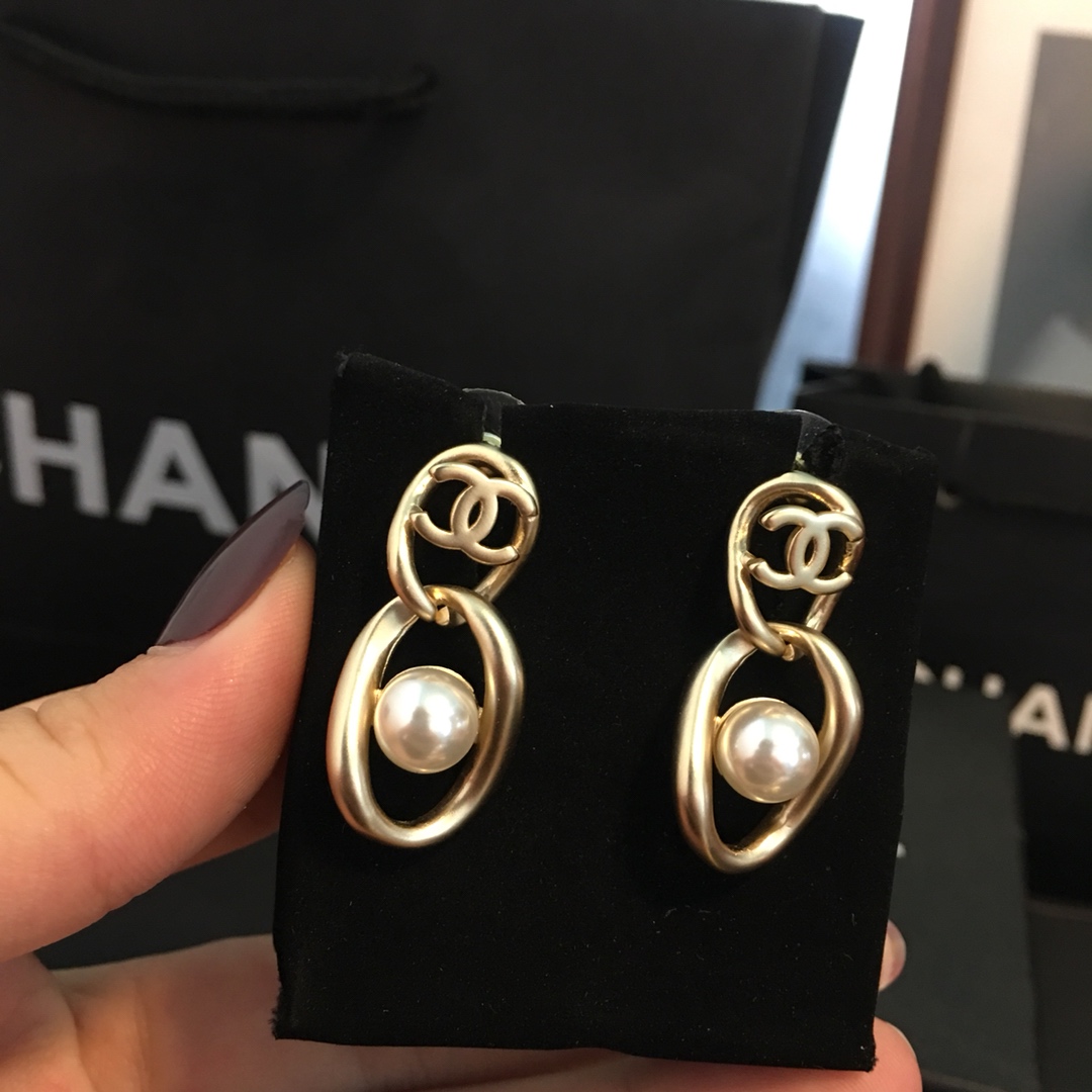Chanel Earrings Silver S-l