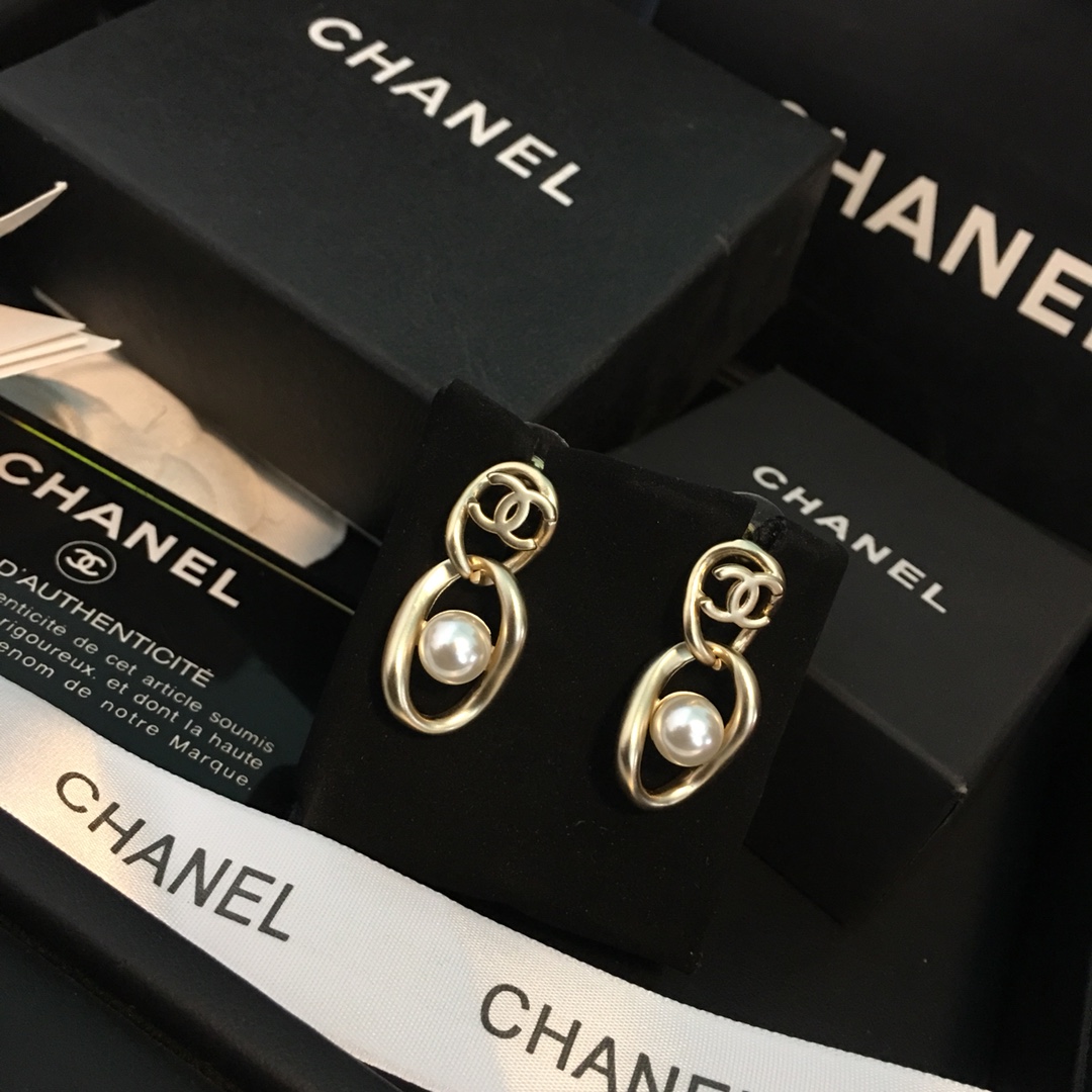 Chanel Earrings Silver S-l
