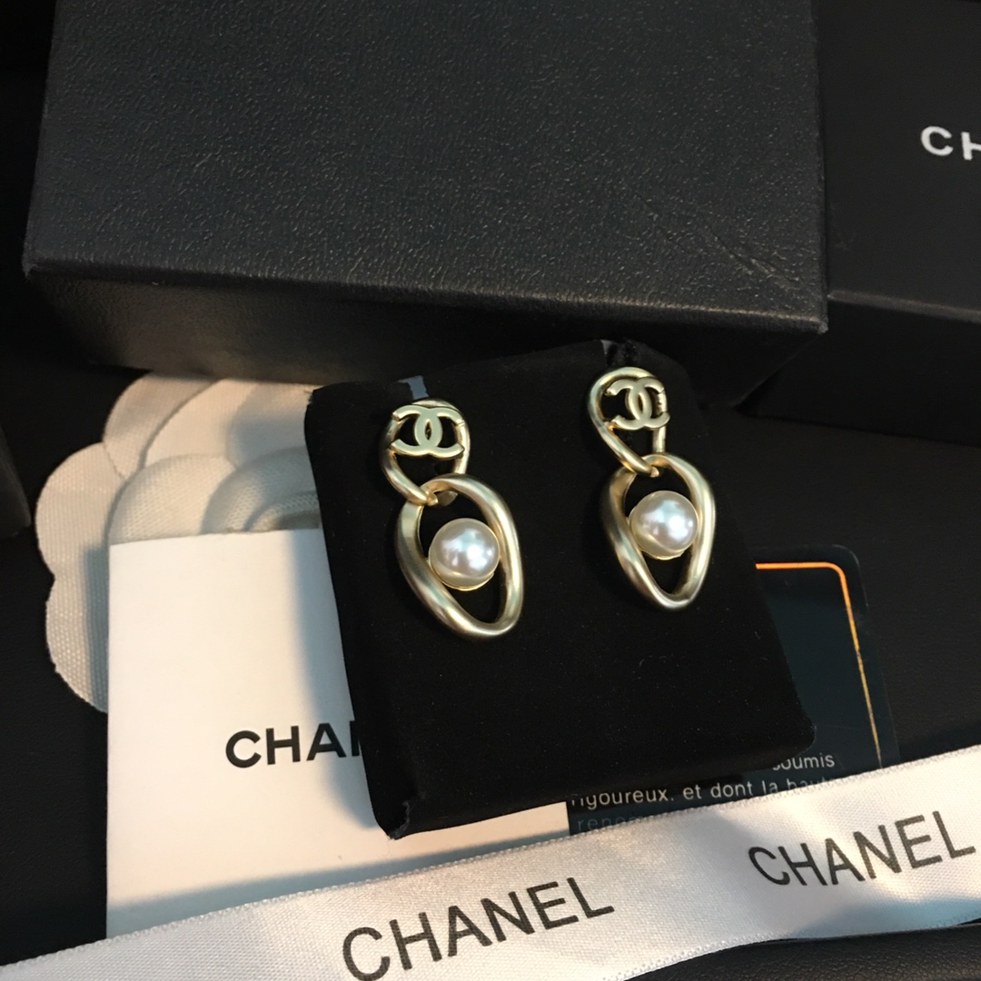 Chanel Earrings Silver S-l