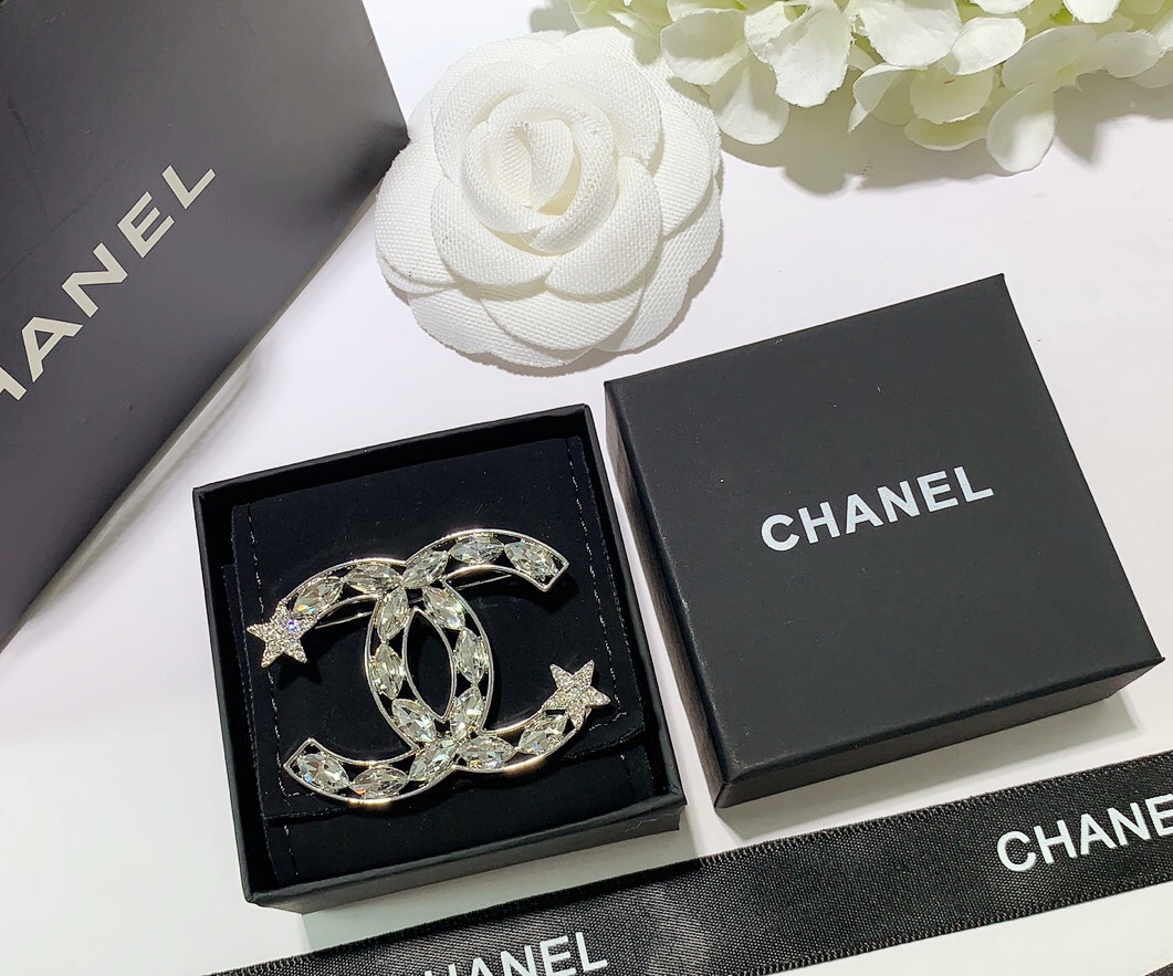 Chanel Brooch L