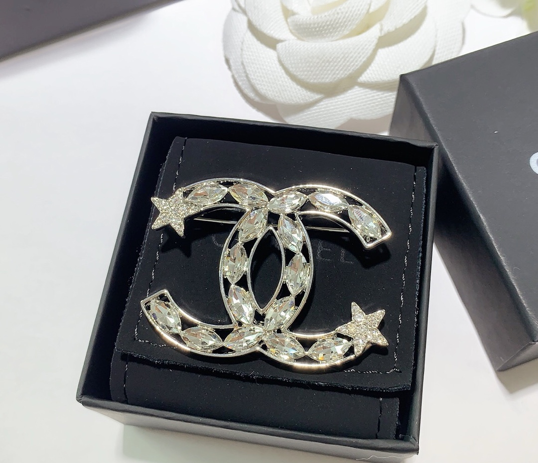 Chanel Brooch L