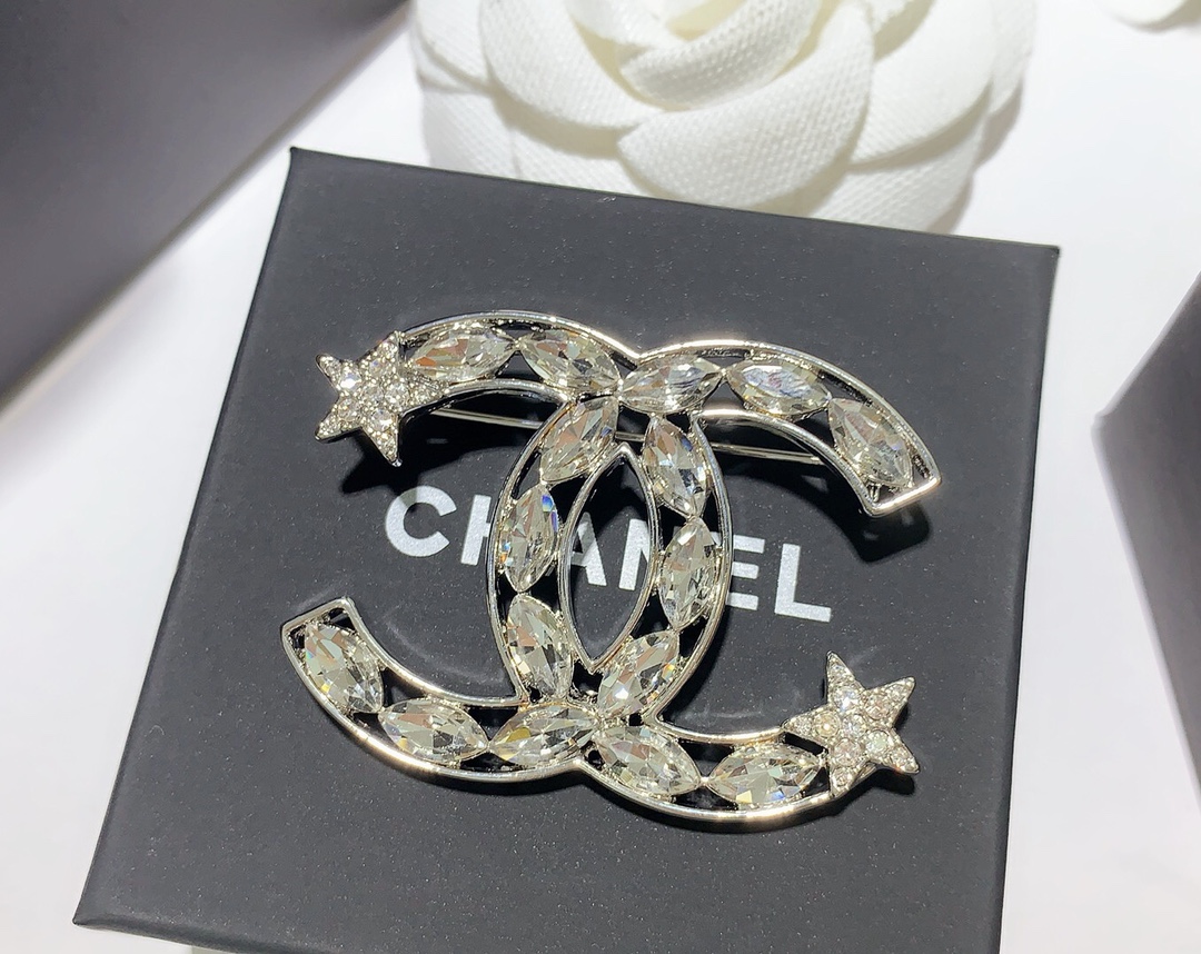Chanel Brooch L