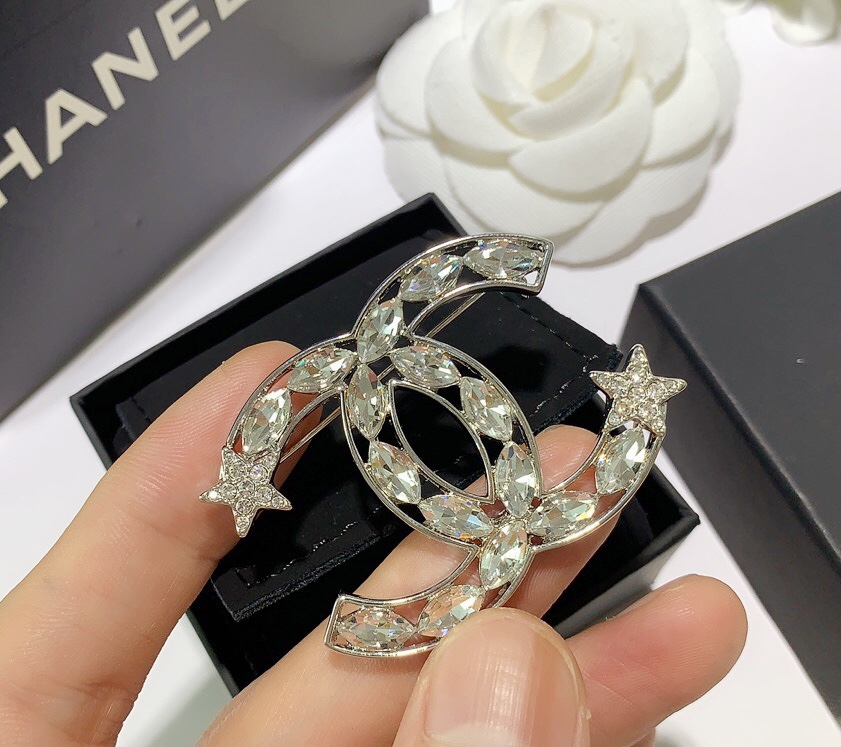 Chanel Brooch L