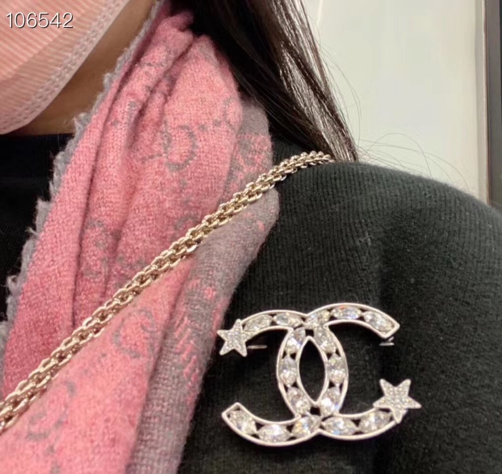 Chanel Brooch L
