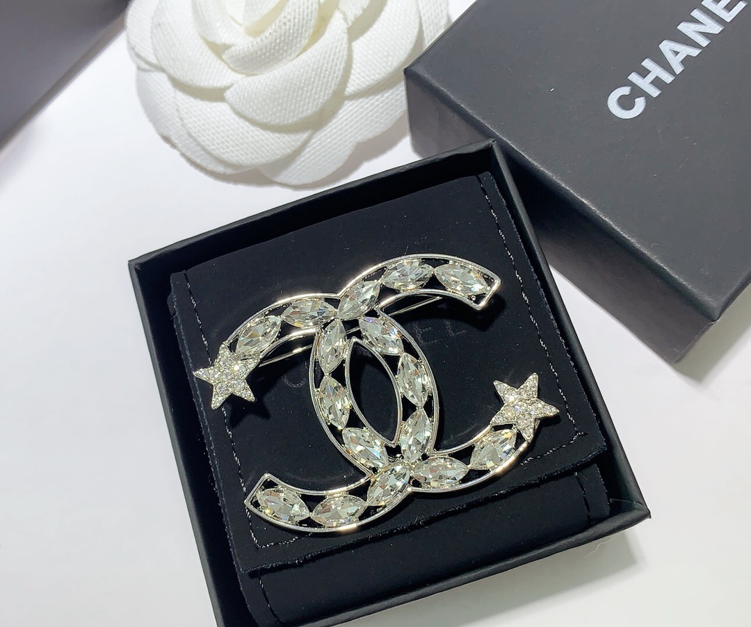 Chanel Brooch L