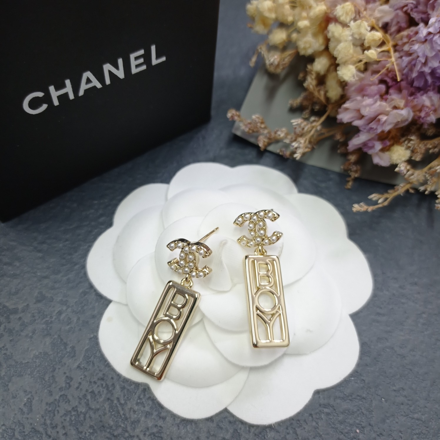 Chanel Male Earrings Pearl L
