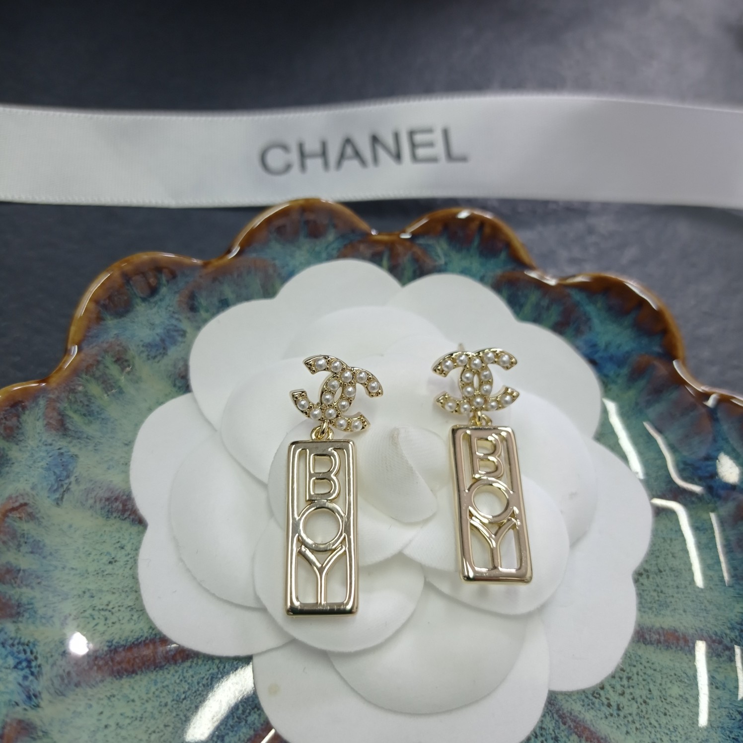 Chanel Male Earrings Pearl L