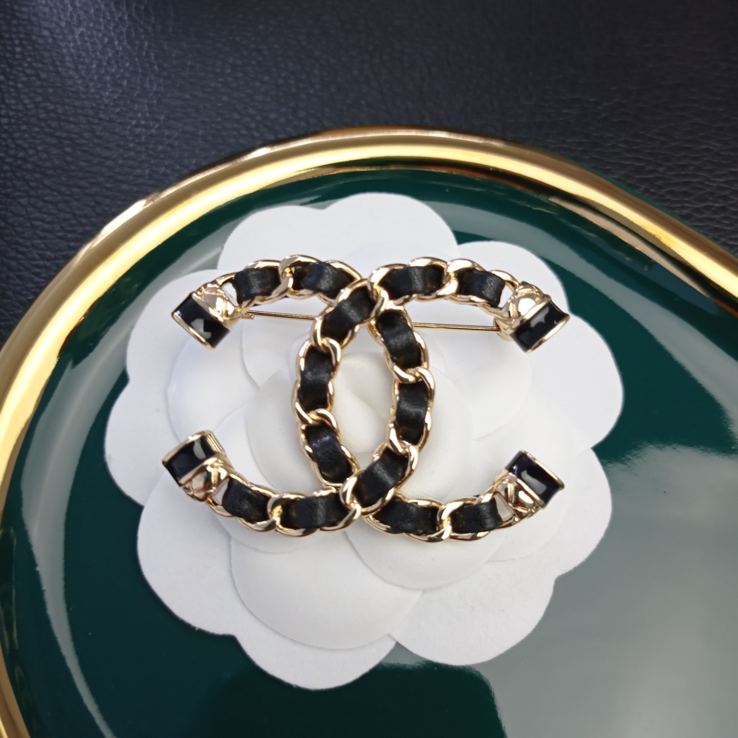 Chanel Brooch Black L