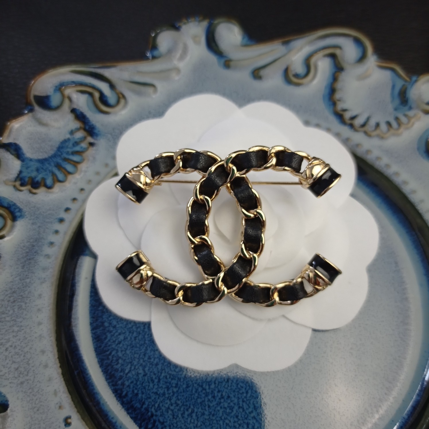 Chanel Brooch Black L