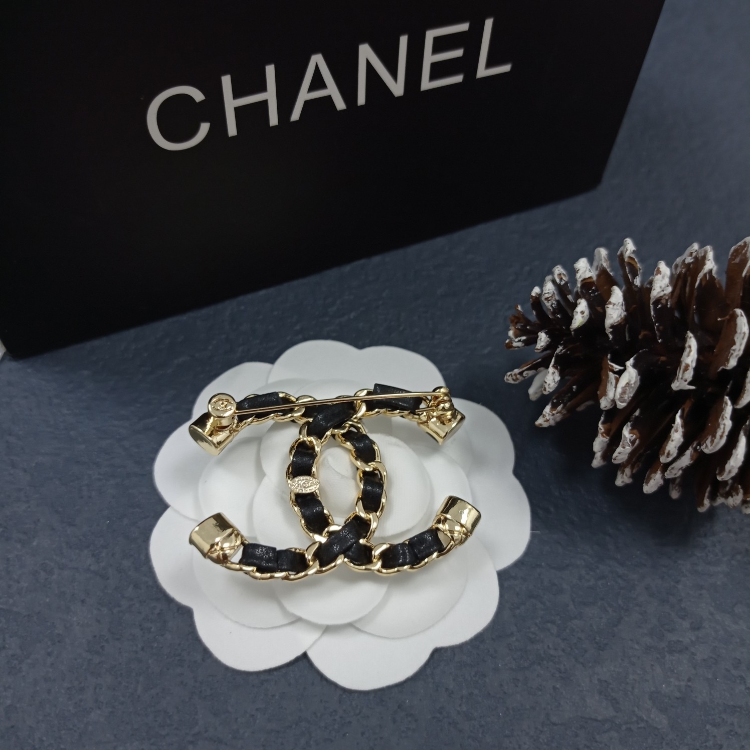 Chanel Brooch Black L