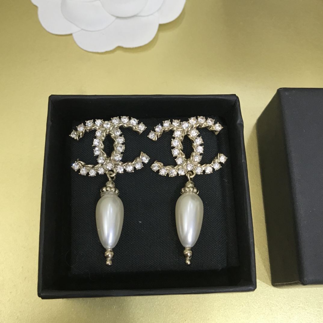 Chanel Earrings Pearl White L
