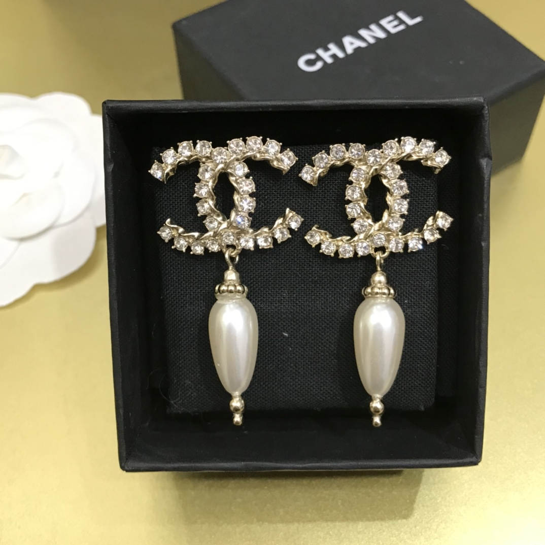 Chanel Earrings Pearl White L