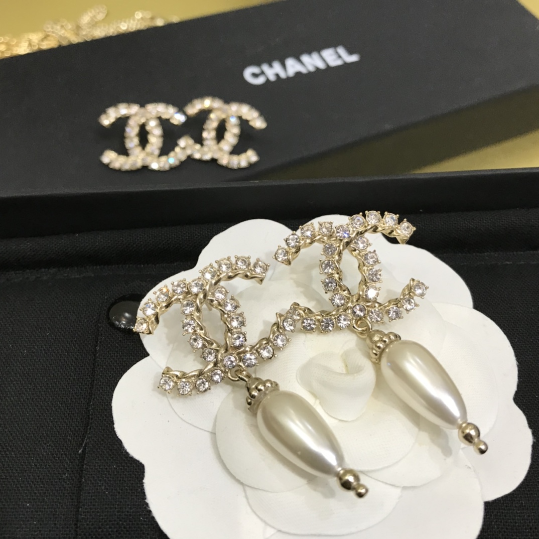 Chanel Earrings Pearl White L