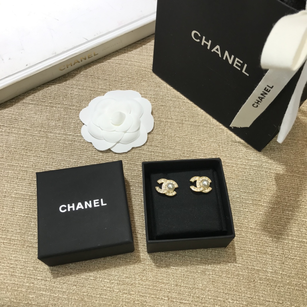 Chanel Earrings Pearl L