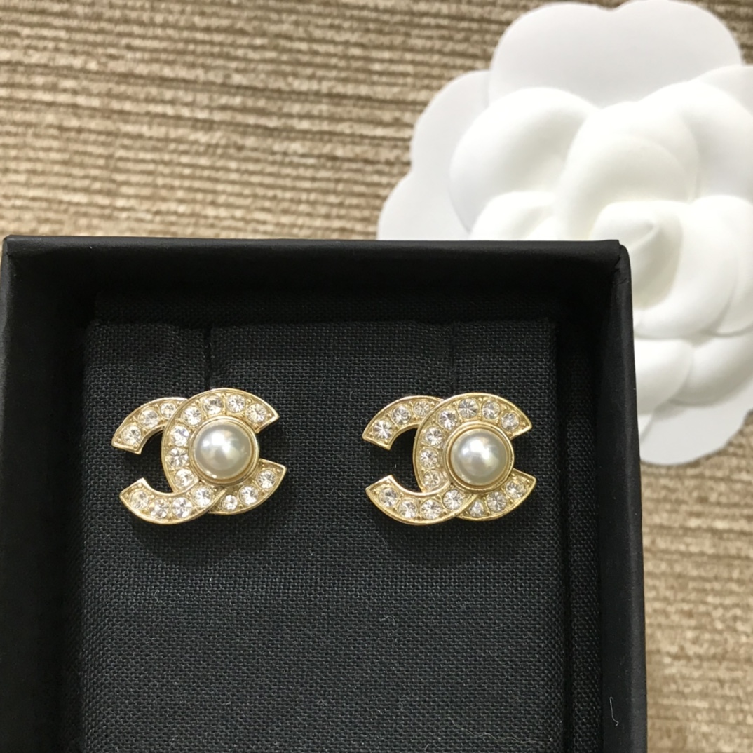 Chanel Earrings Pearl L