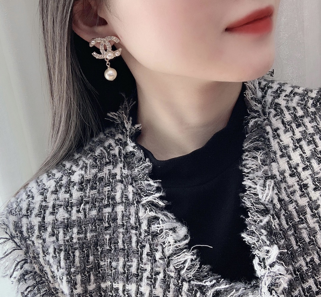Chanel Earrings Pearl L