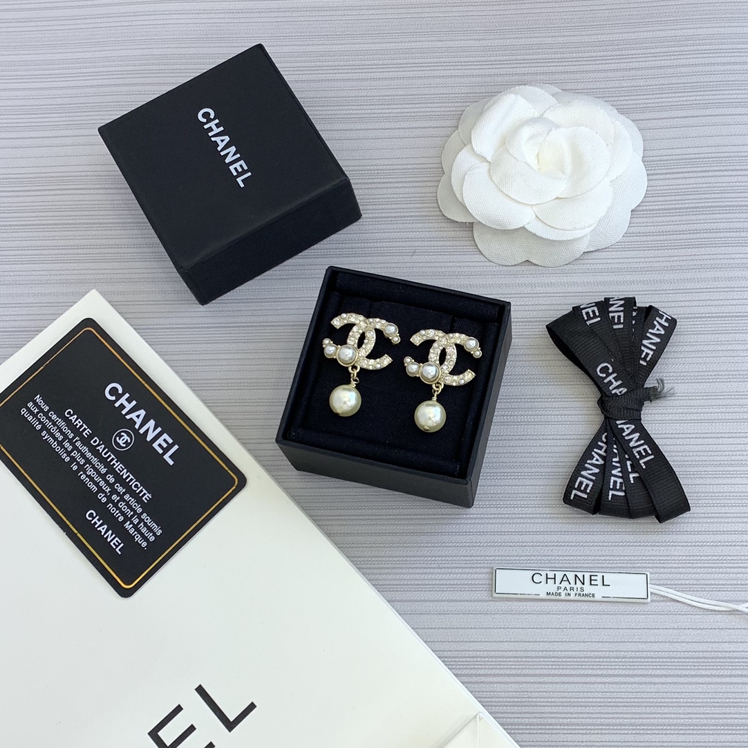 Chanel Earrings Pearl L