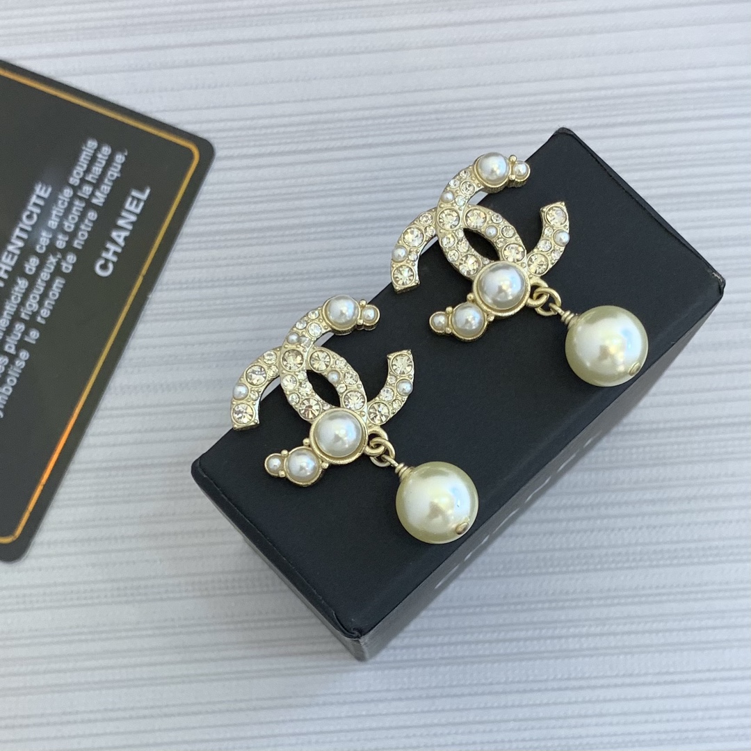 Chanel Earrings Pearl L