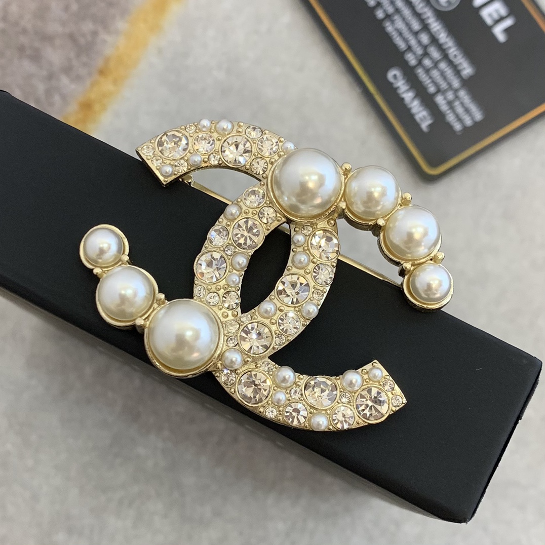 Chanel Brooch Pearl L