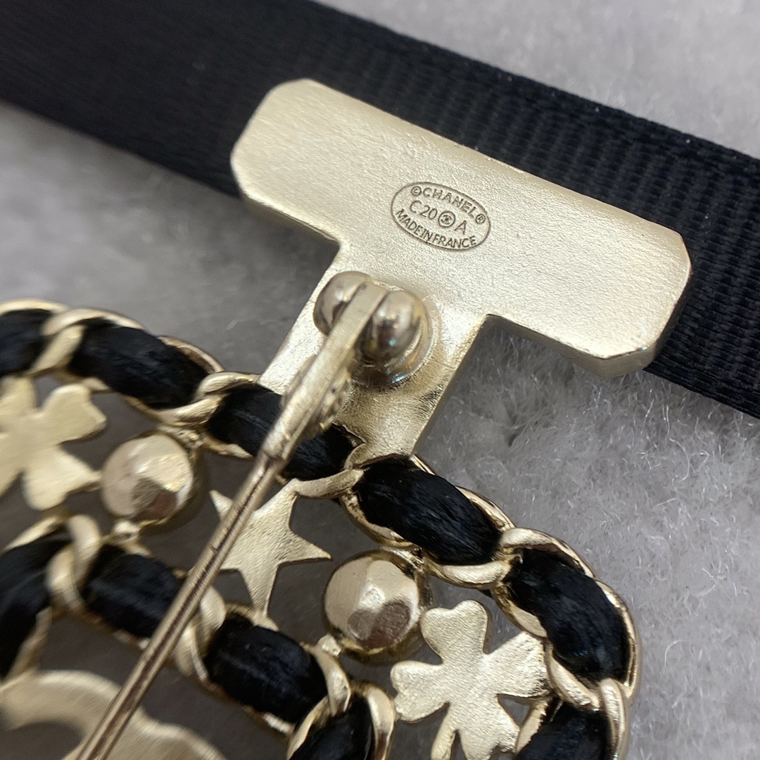 Chanel Brooch Pearl Black L