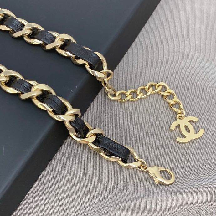 Chanel Necklace Gold L