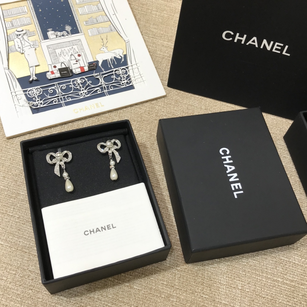Chanel Earrings Pearl L