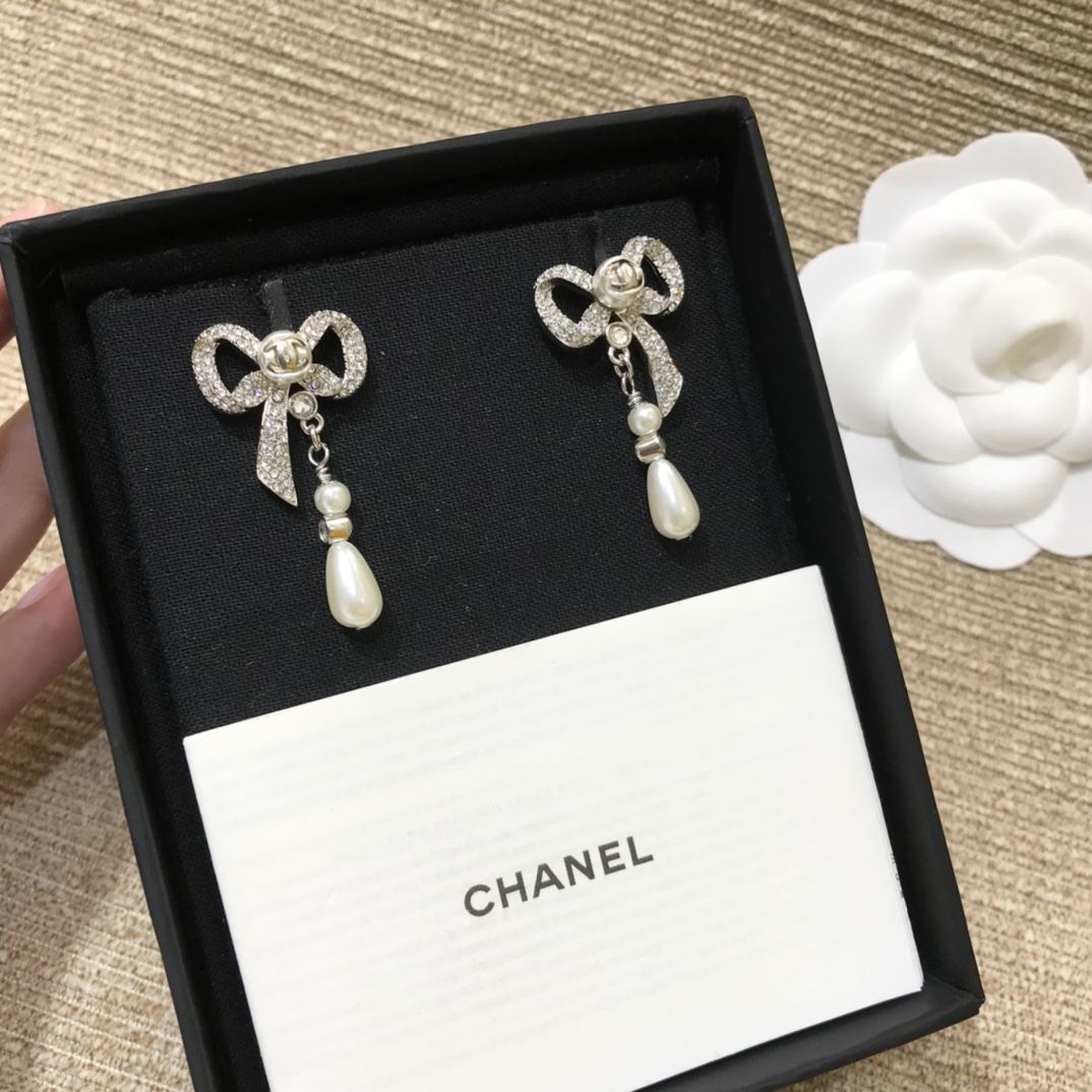 Chanel Earrings Pearl L