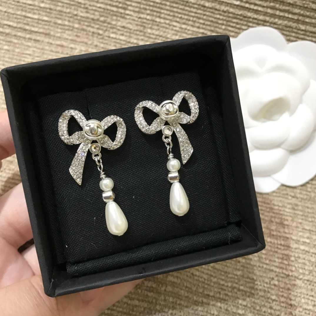 Chanel Earrings Pearl L
