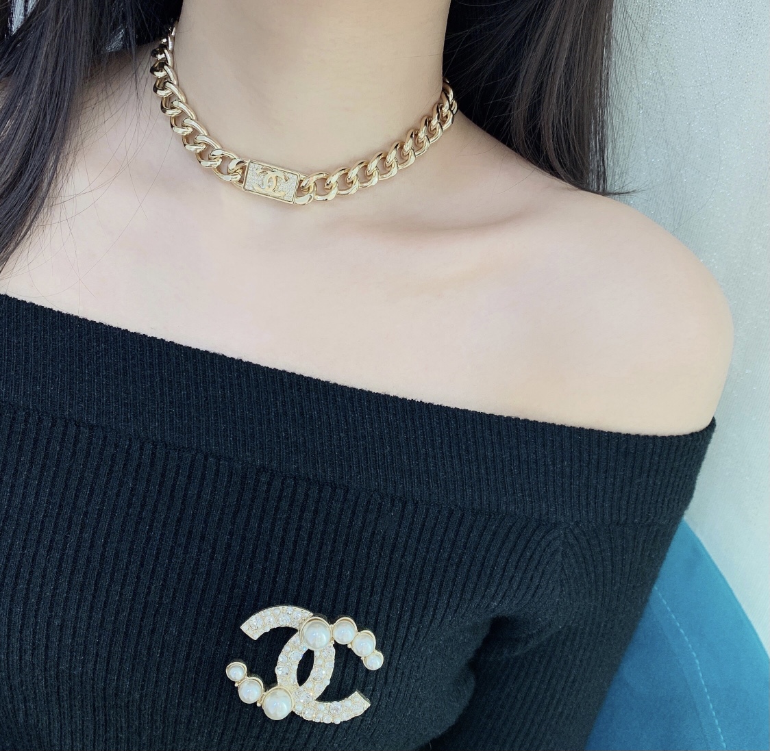 Chanel Necklace Inlaid L