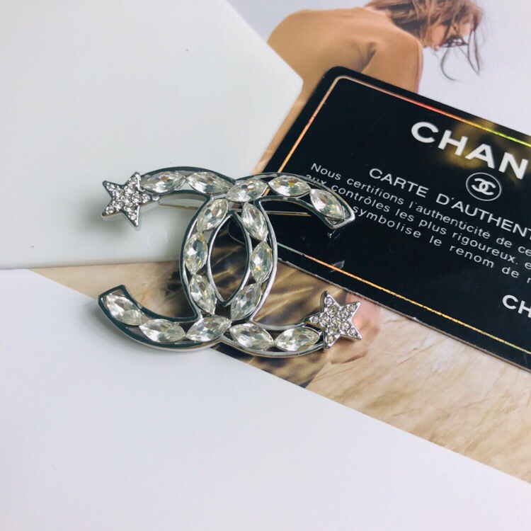 Chanel Brooch L