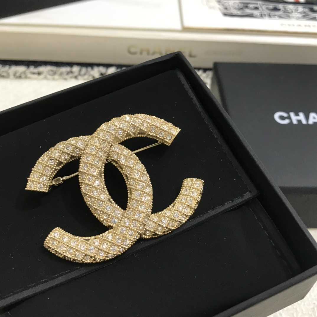 Chanel Brooch L