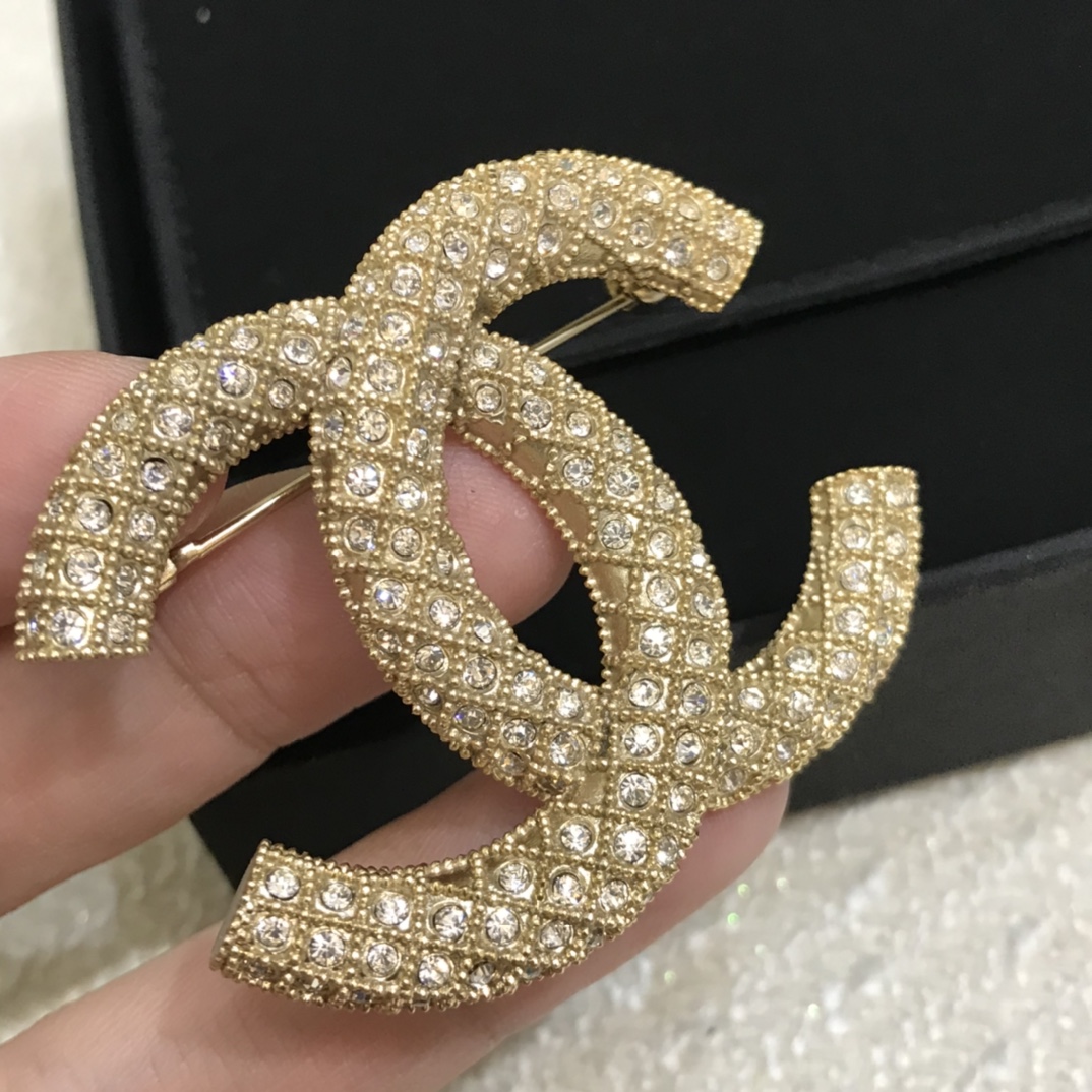 Chanel Brooch L