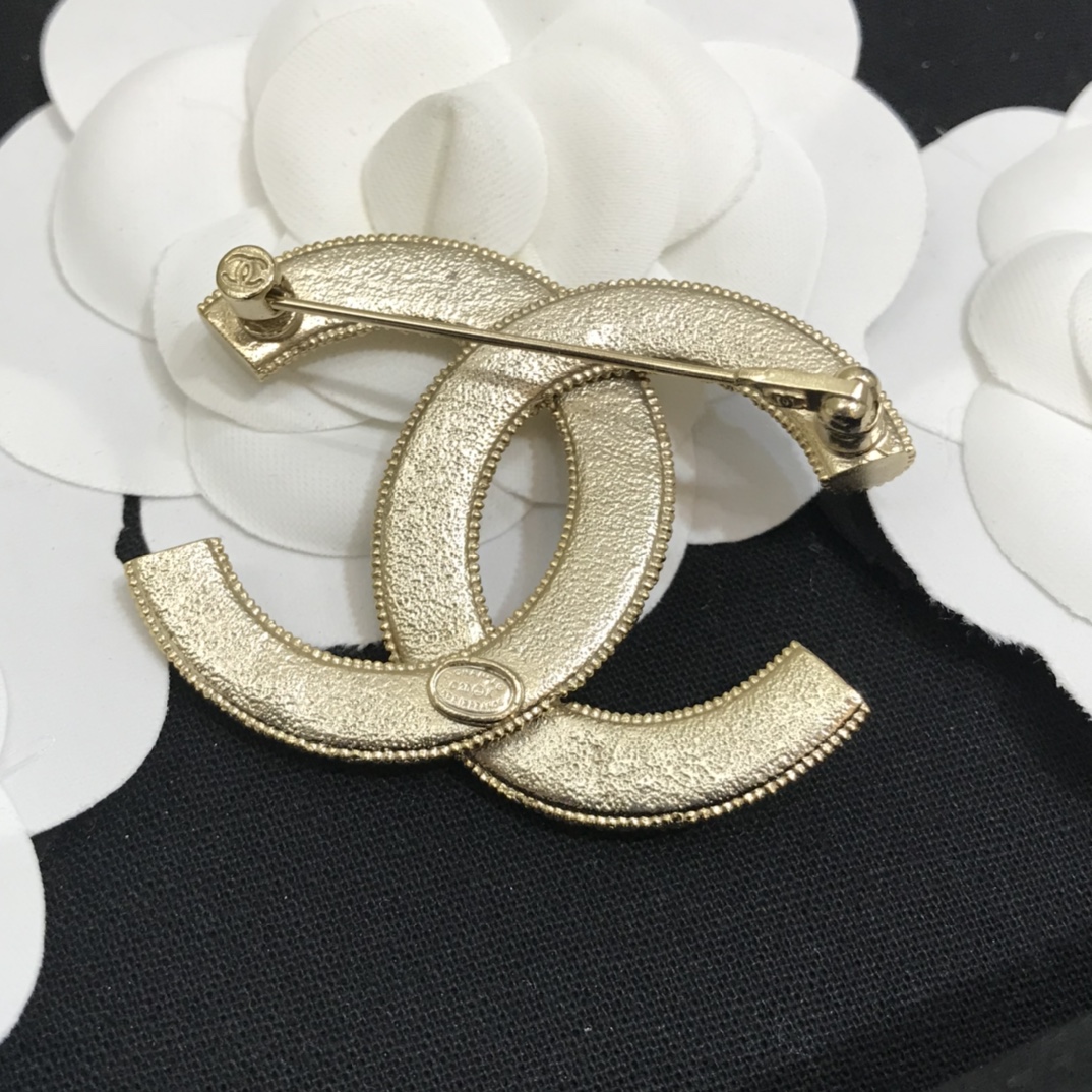 Chanel Brooch L