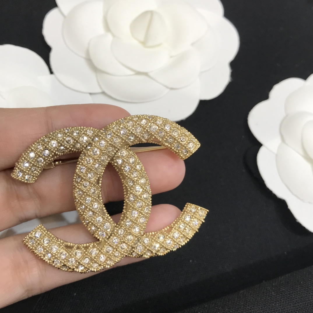 Chanel Brooch L