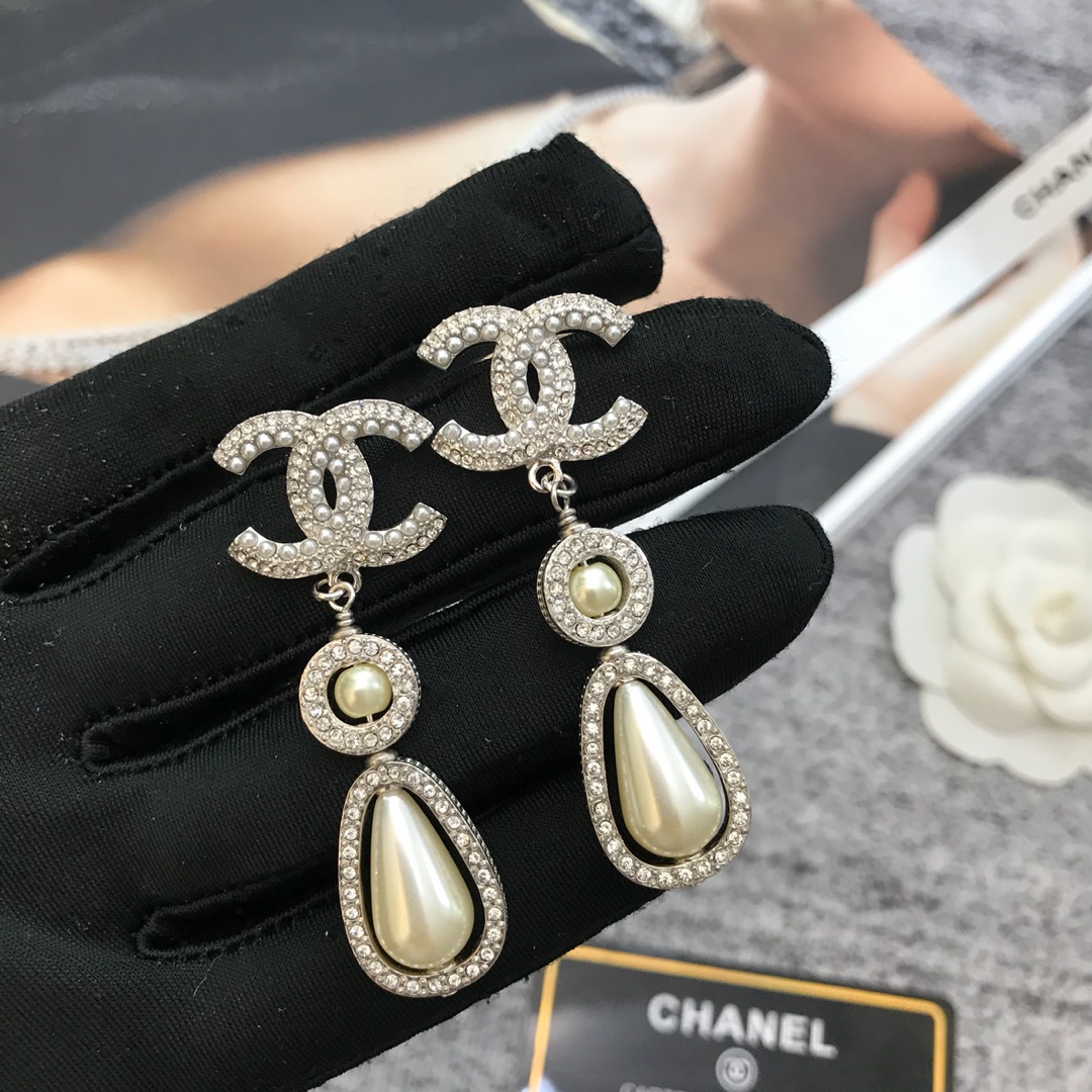 Chanel Earrings Pearl Inlaid L