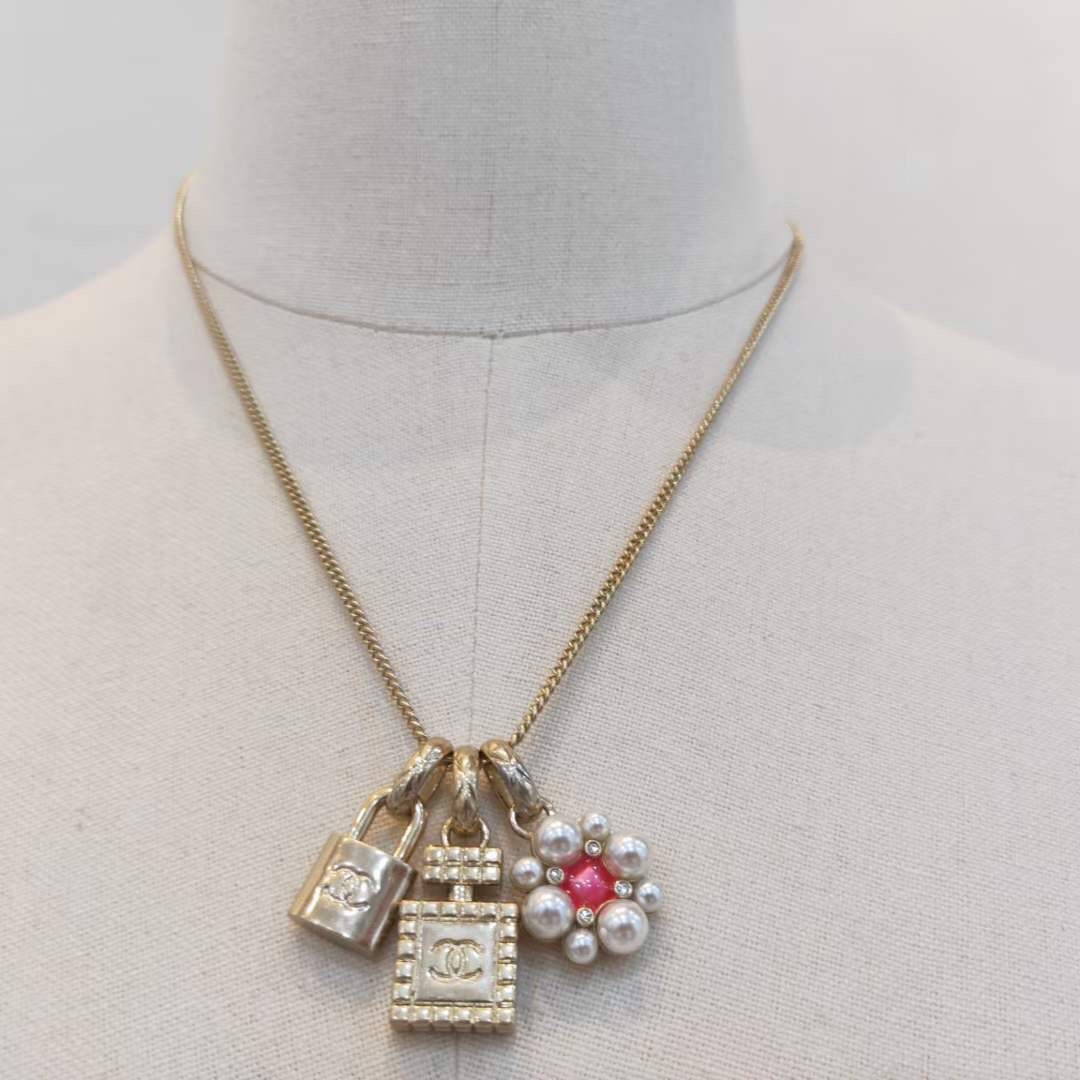 Chanel Necklace L