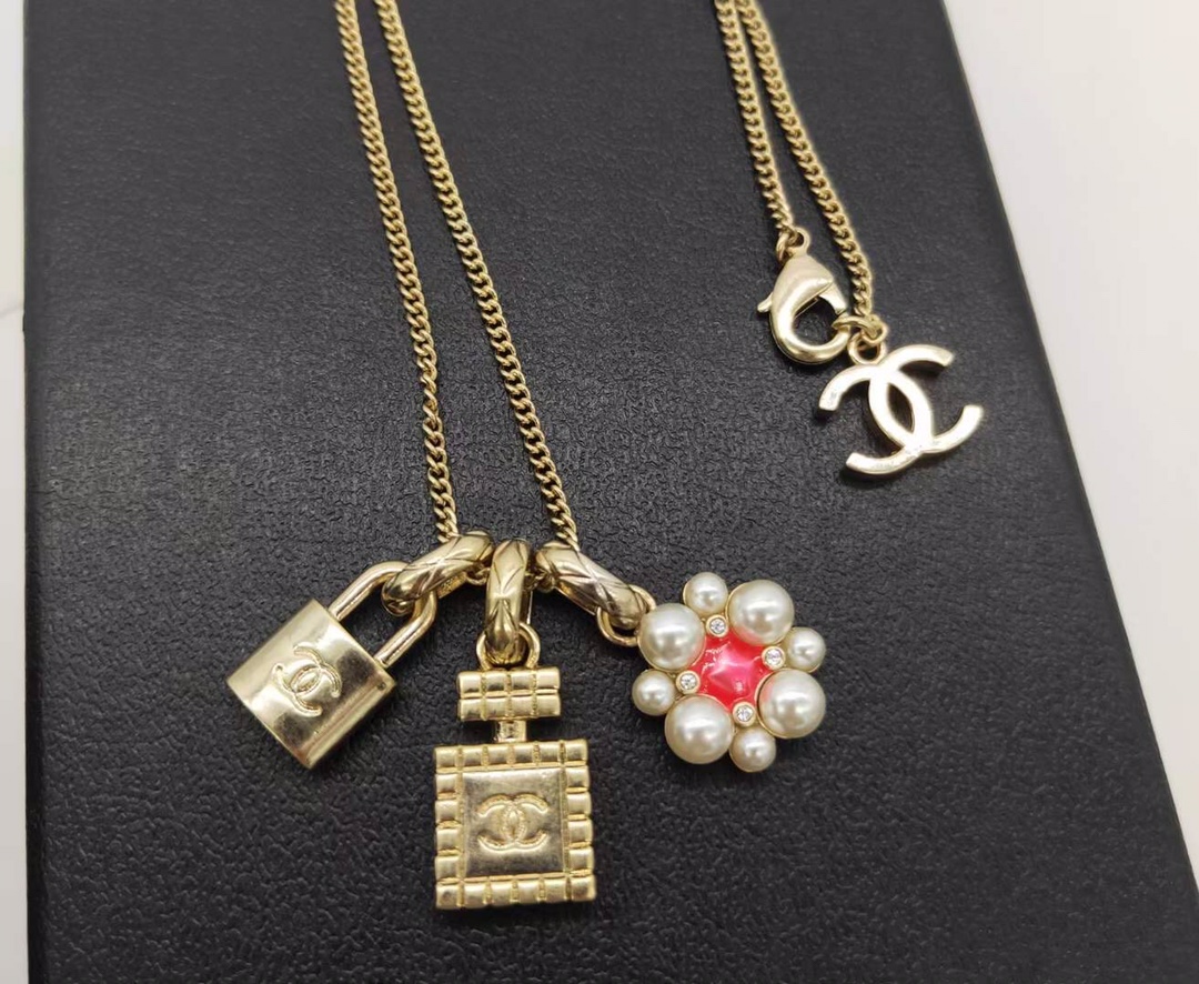 Chanel Necklace L