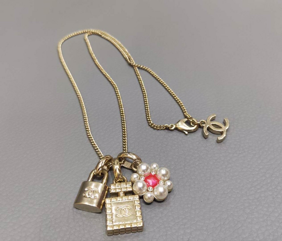 Chanel Necklace L