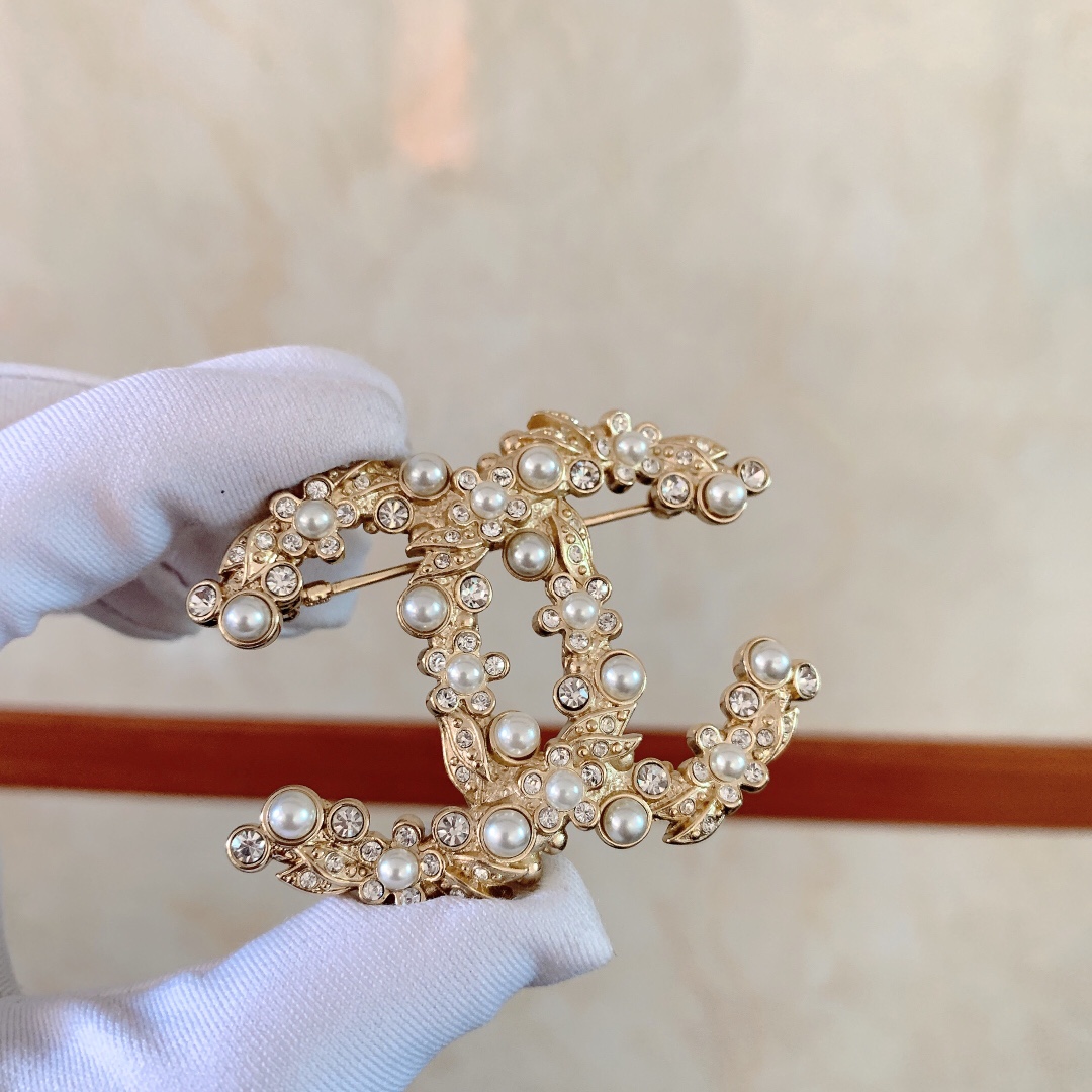 Chanel Brooch S-l