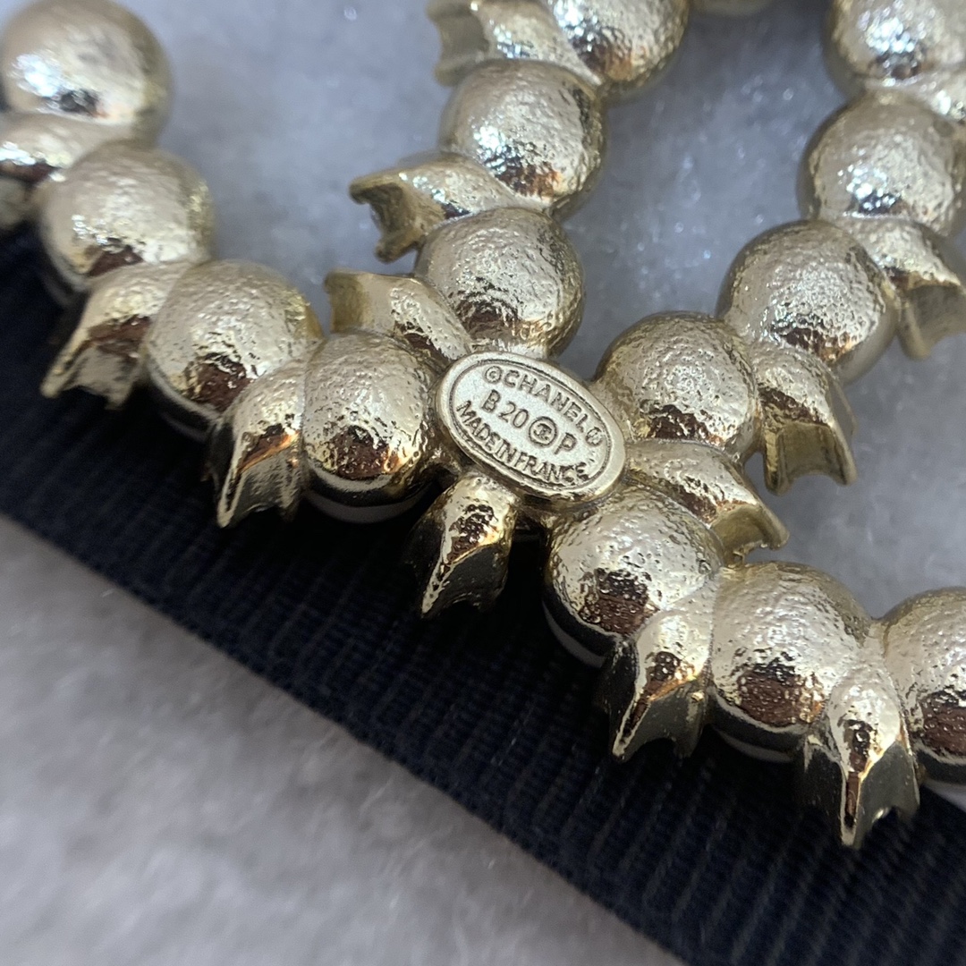 Chanel Brooch Pearl Gold L