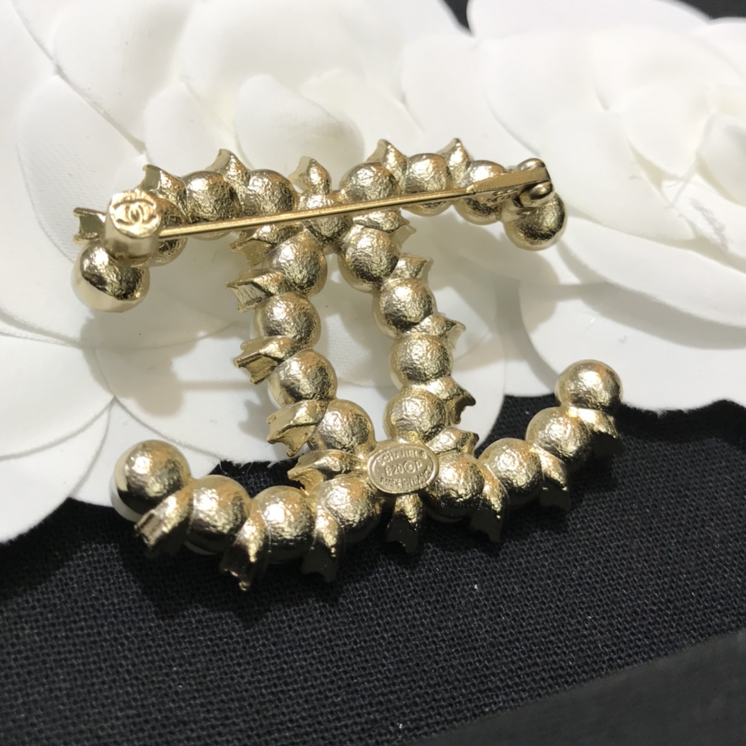 Chanel Brooch Pearl Gold L
