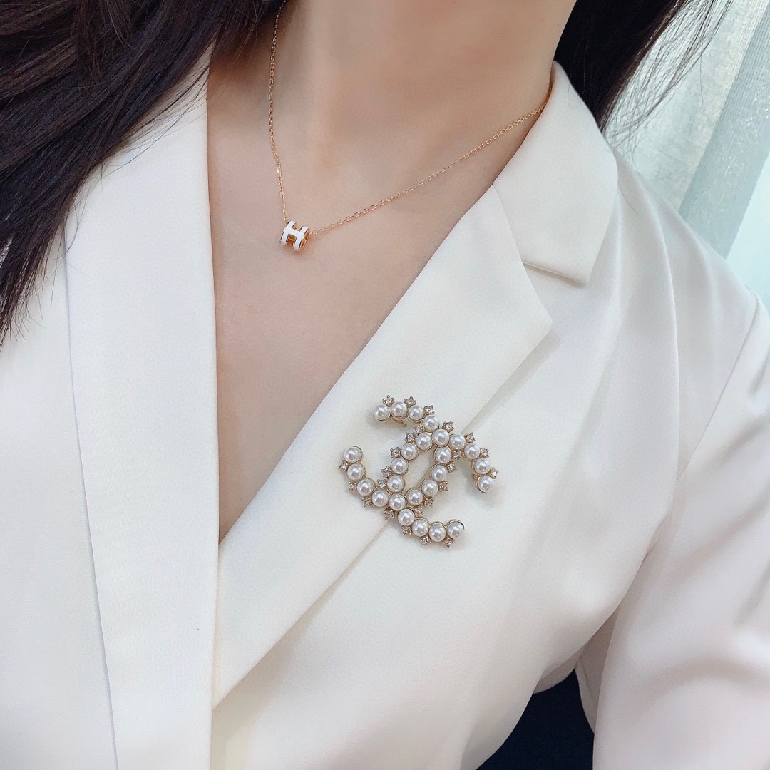 Chanel Brooch Pearl Gold L