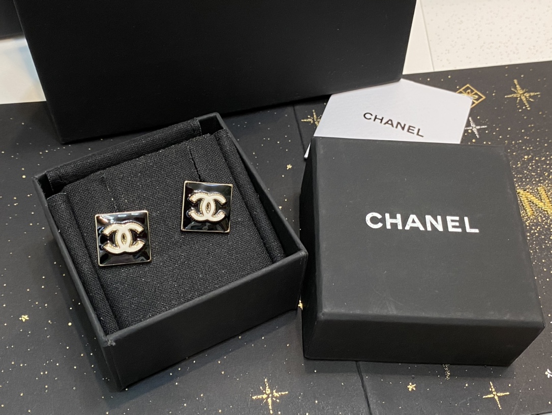 Chanel Earrings L