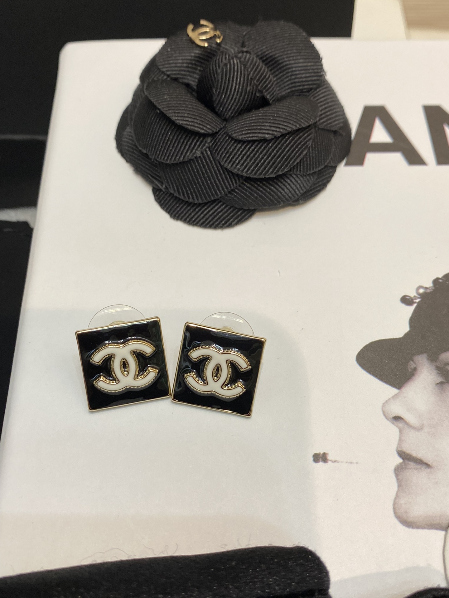 Chanel Earrings L