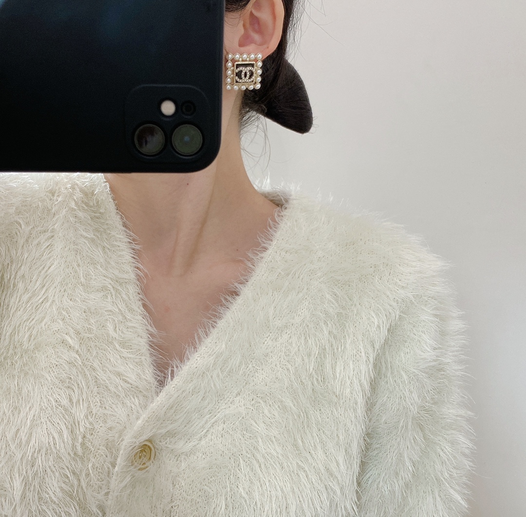 Chanel Earrings Pearl L