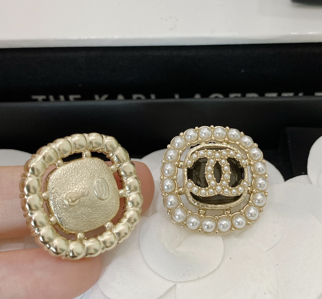 Chanel Earrings Pearl L