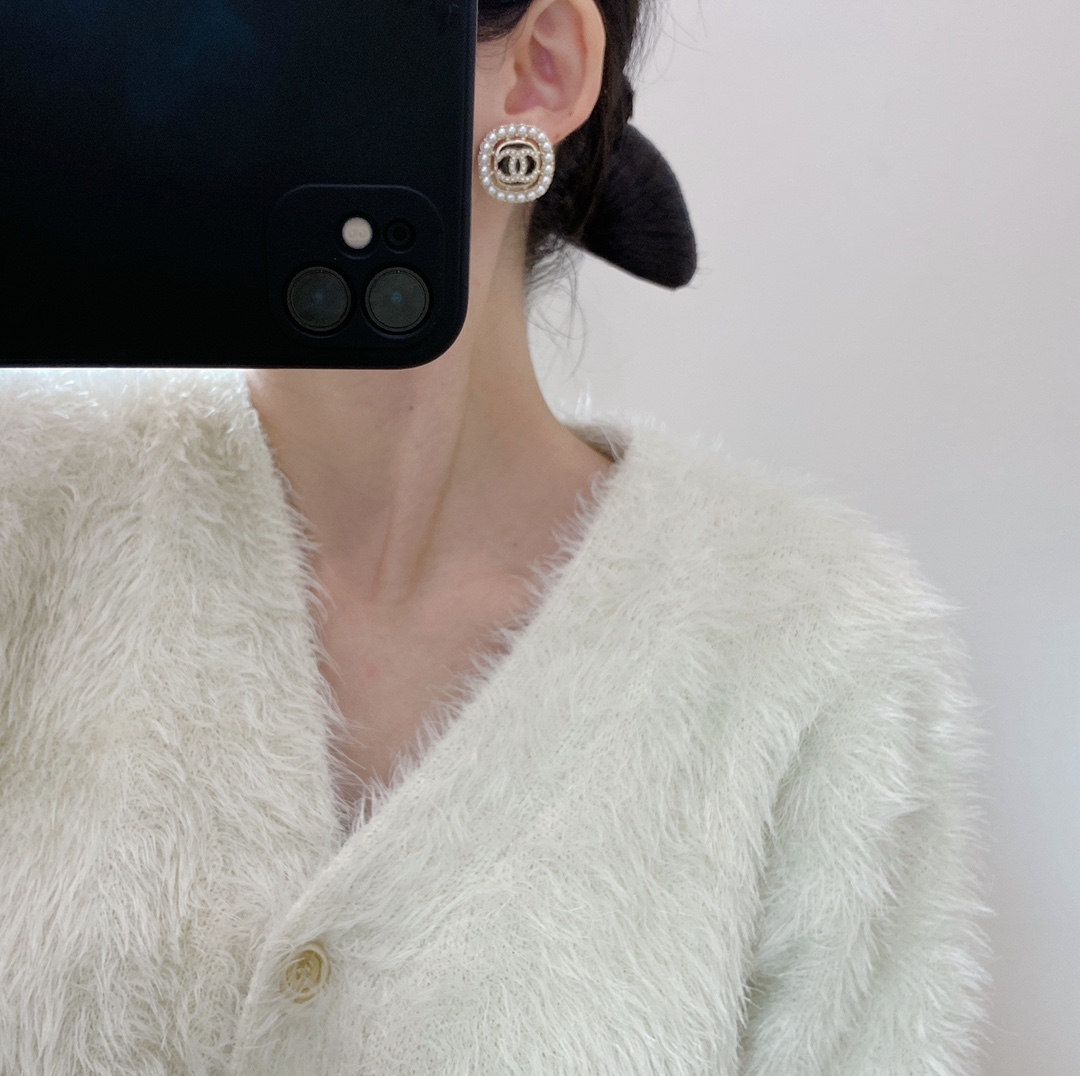 Chanel Earrings Pearl L