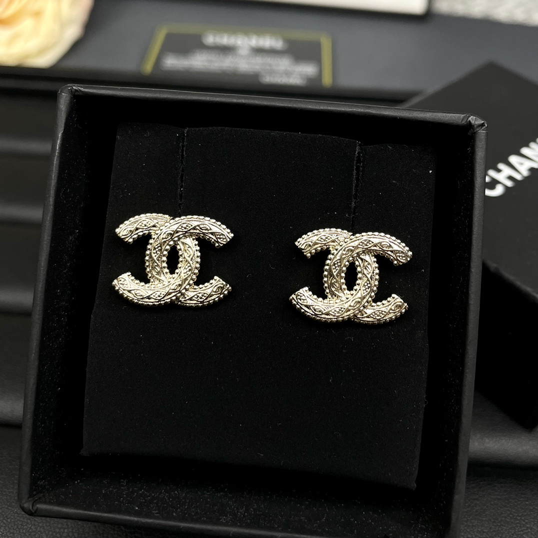 Chanel Earrings L