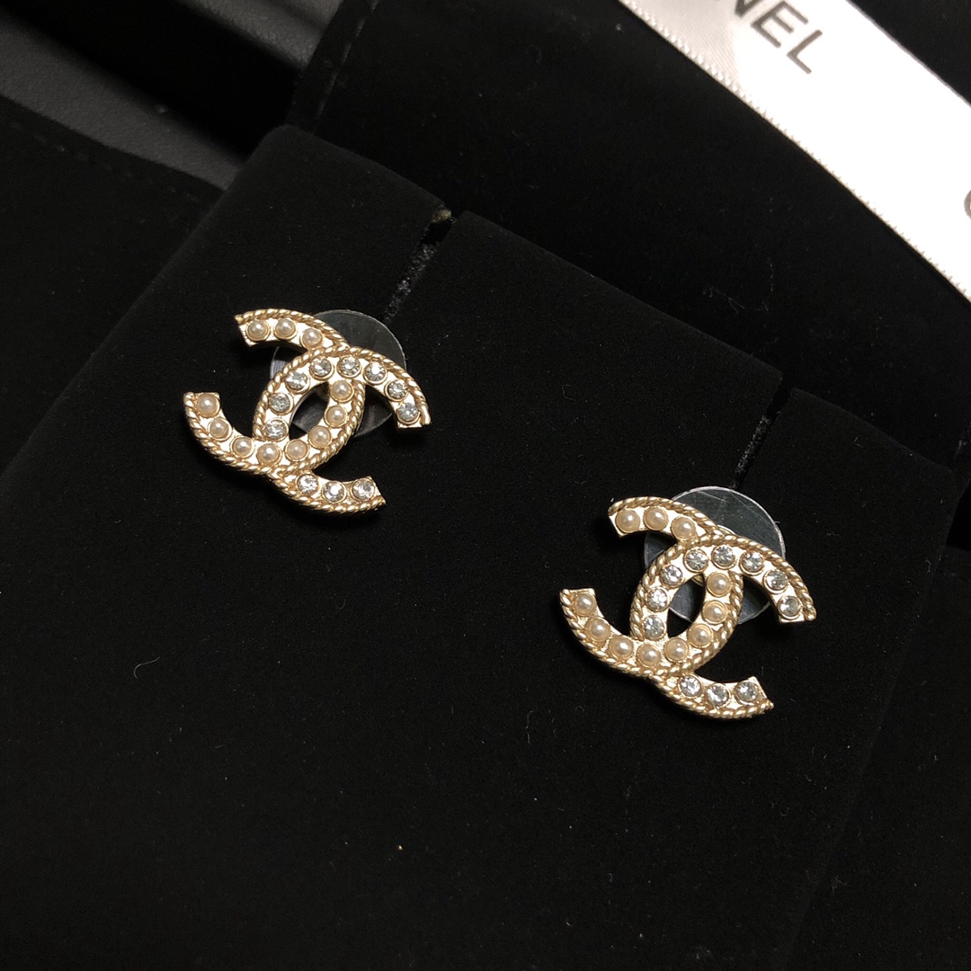 Chanel Earrings Pearl Inlaid L
