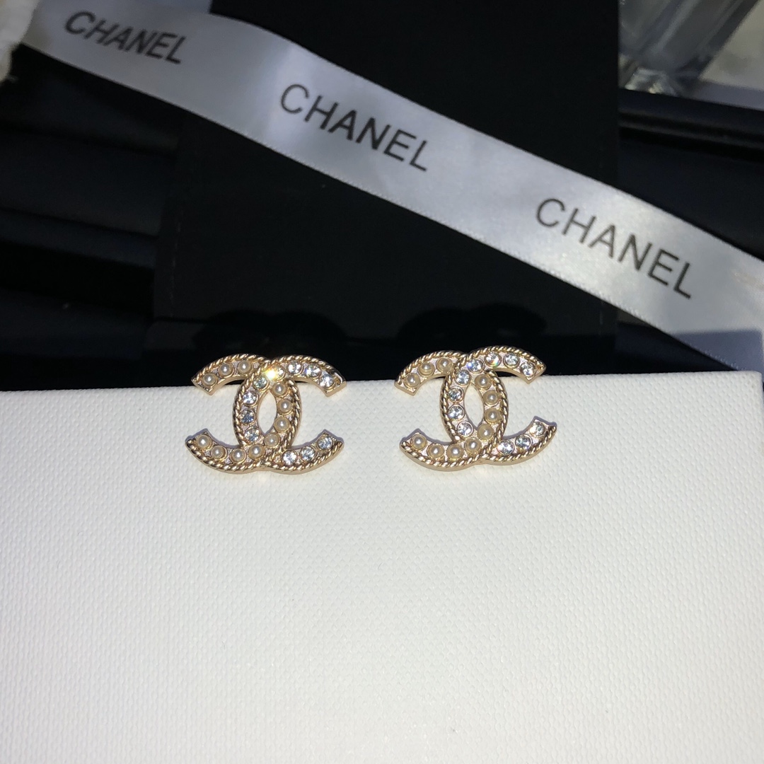 Chanel Earrings Pearl Inlaid L